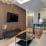 Granaria Deluxe & Riverside By Downtown شقة فندقية 4*