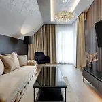 Granaria Deluxe & Riverside By Downtown شقة فندقية 4*