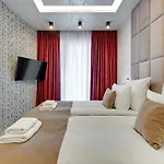 شقة فندقية Granaria Deluxe & Riverside By Downtown 4*