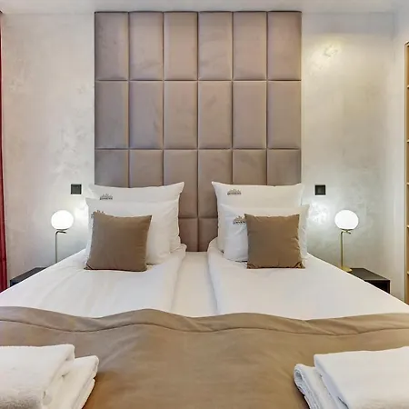 Granaria Deluxe & Riverside By Downtown 4*