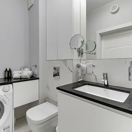 Aparthotel Granaria Deluxe & Riverside By Downtown 4*