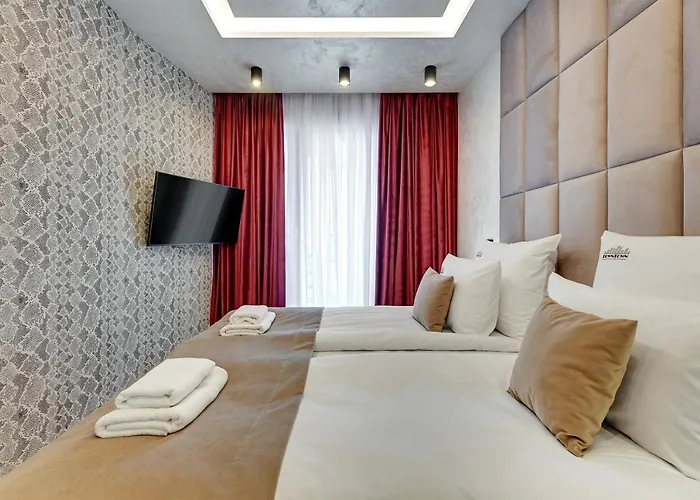 Apartmanhotel Granaria Deluxe & Riverside By Downtown 4*