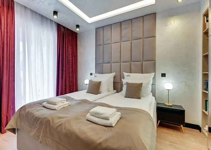 Апарт-отель Granaria Deluxe & Riverside By Downtown 4*